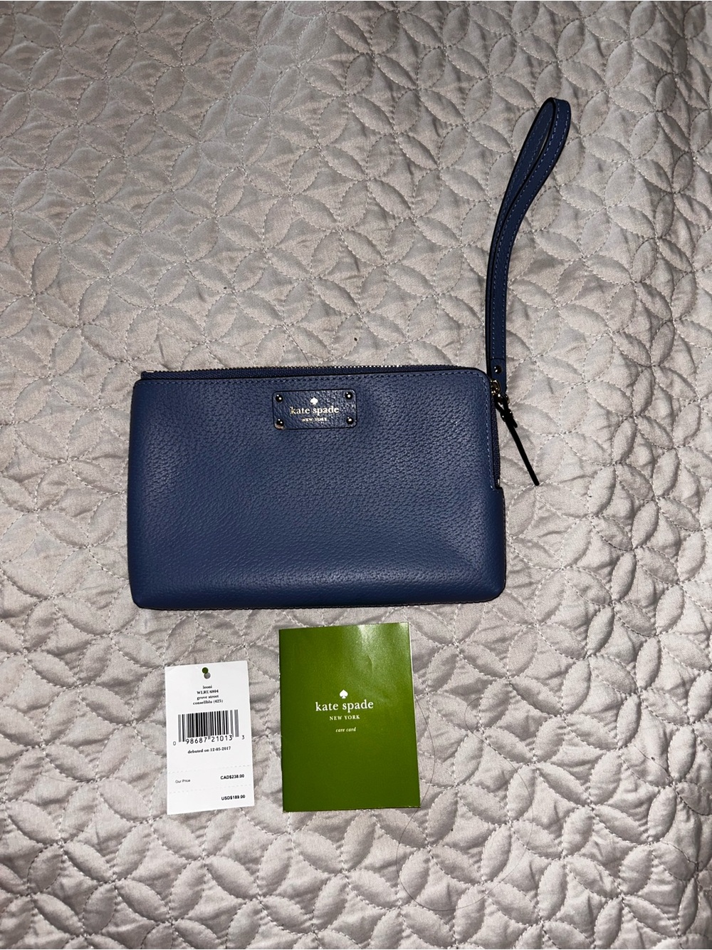 kate spade navy and gold zip pouch